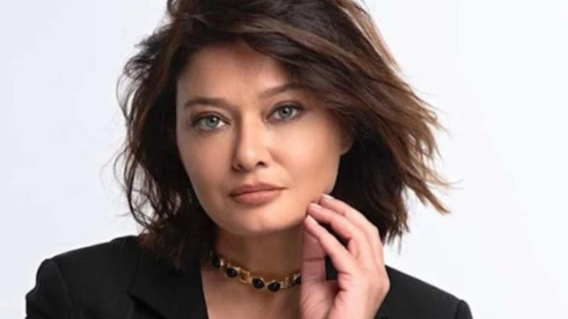 Nurgül Yeşilçay ablasıyla pozunu paylaştı! Takipçileri benzerliklerine şaştı kaldı... "Güzellik genetikmiş"