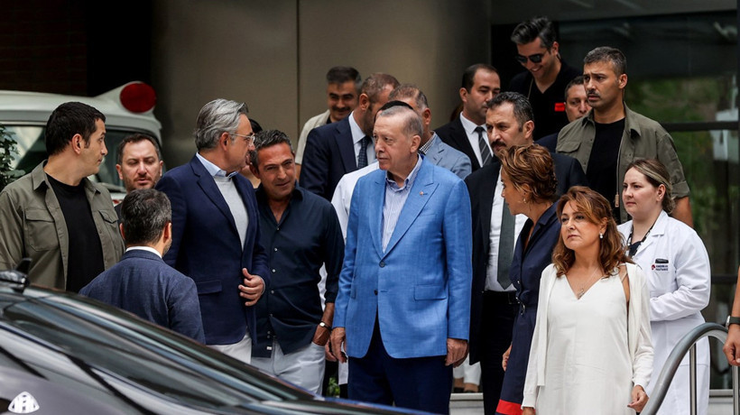 Ali Koç Cumhurbaşkanı Erdoğan ile yan yanayken elinin cebinde olması hakkında konuştu! Devlet nedir biliriz bir hata yaptım