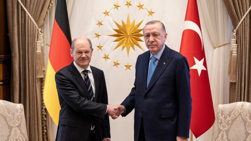 Cumhurbaşkanı Erdoğan Almanya'da! Scholz ve Steinmeier ile görüşecek