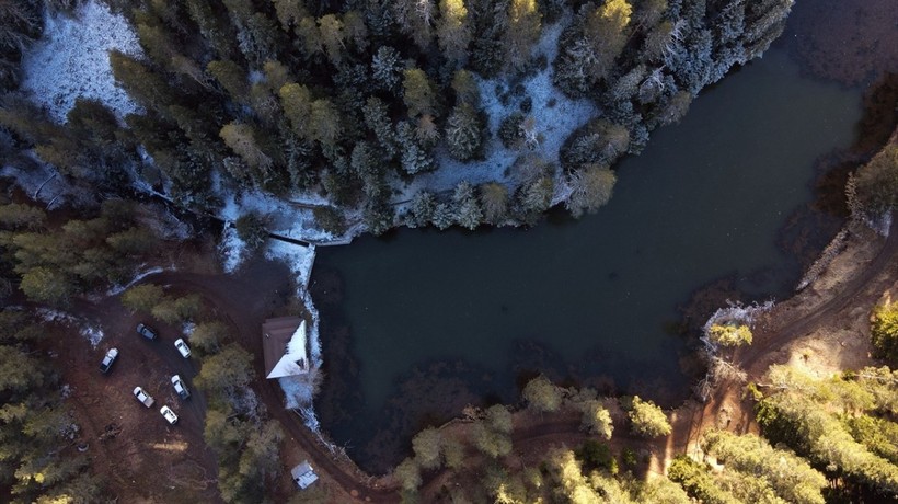 Kastamonu'da soğuk hava etkili oluyor! Yeşil Göl'ün yüzeyi dondu