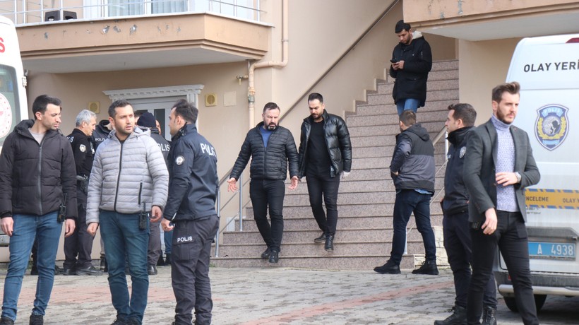 Sakarya'da cinnet getiren komiser kızını, annesini ve eşini vurup intihar etti