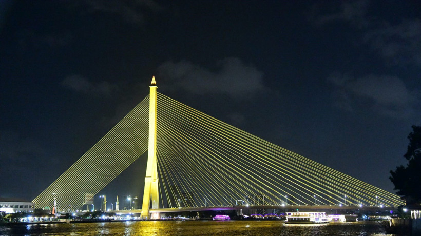 Tayland’da ışıklar 1 saatliğine kapatıldı