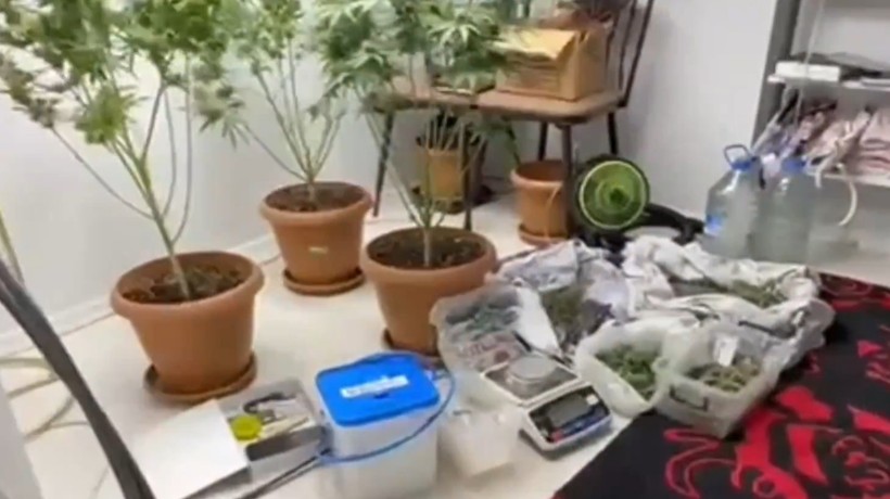 Son Dakika: 53 ilde NARKOÇELİK-9 operasyonu: 1 ton uyuşturucu madde, 387 bin uyuşturucu hap ele geçirildi