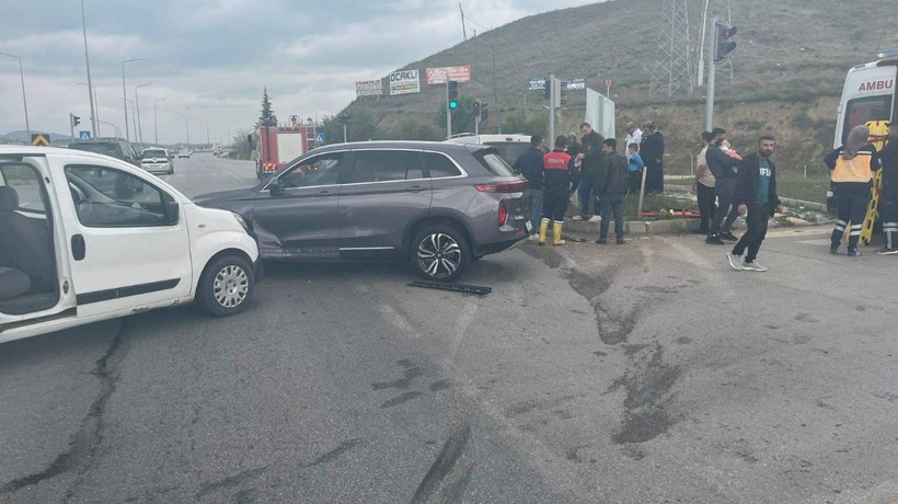 Çorum'da zincirleme kaza: 5 yaralı