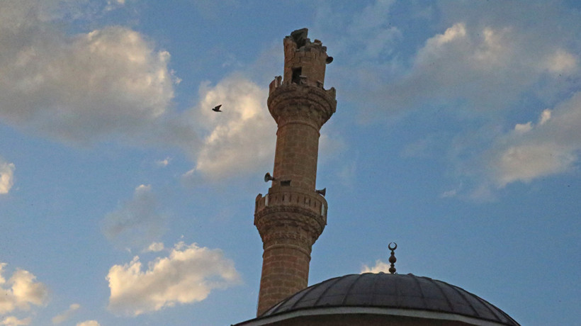 Tokat'ta meydana gelen 5,6'lık depremin izleri gün ağarınca ortaya çıktı