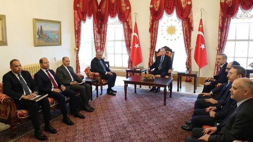 Dolmabahçe'de Gazze diplomasisi: Cumhurbaşkanı Erdoğan Mısır Dışişleri Bakanı ile görüştü