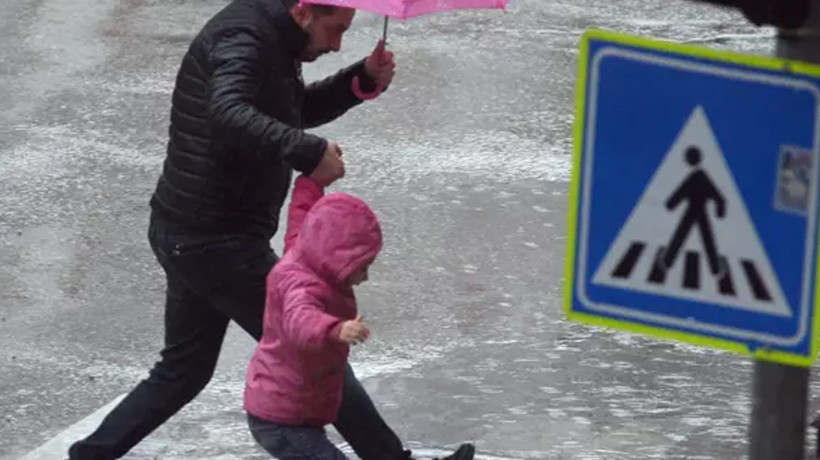 Meteoroloji'den 15 ile sarı uyarı! Cuma akşamı için plan yapan İstanbullular dikkat