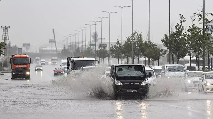 Meteoroloji'den 13 ile uyarı! AKOM İstanbul için saat verdi