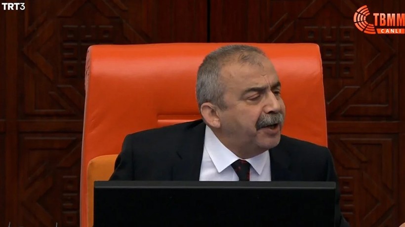 Meclis'te yüksek tansiyon! Süreyya Önder'den Mehmet Ali Çelebi'ye: Kime parmak sallıyorsun?