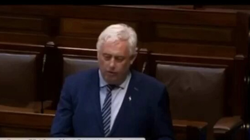 İrlandalı vekil Thomas Gould, Gazze'deki katliamı anlatırken gözyaşlarını tutamadı