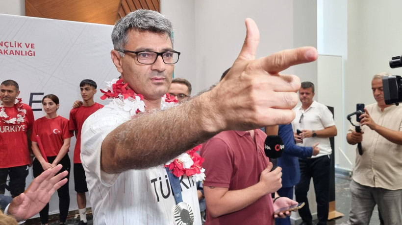 Olimpiyatlarda gümüş madalya kazanan milli atıcı Yusuf Dikeç, İstanbul’a geldi