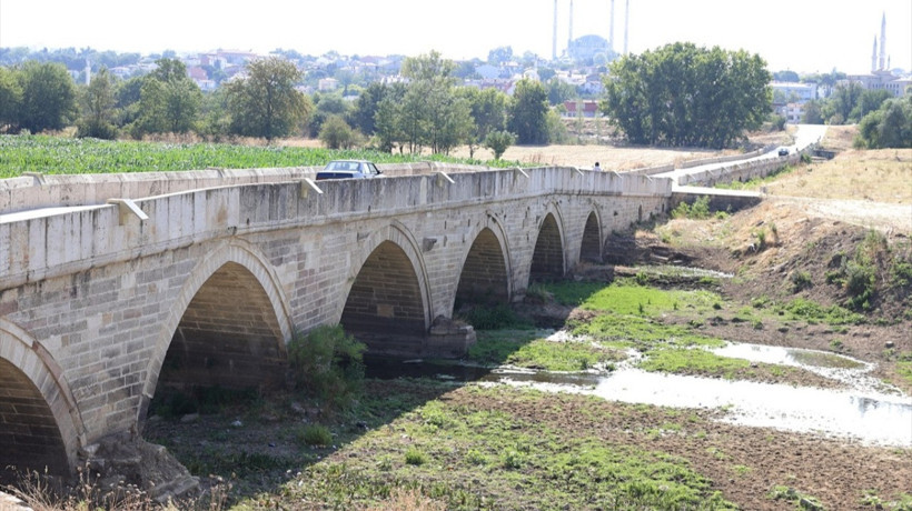 Tunca Nehri'ni kuraklık vurdu! Bazı bölümlerinde su akışı durdu