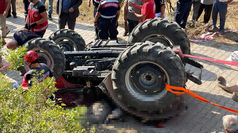 Sakarya'da dehşet kaza! Traktör devrildi, hala ve yeğen altında kalarak can verdi