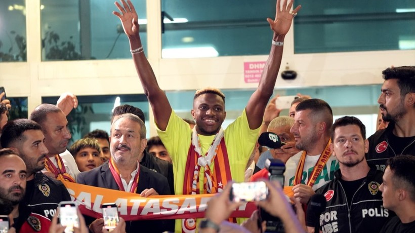 Galatasaray, Osimhen'i KAP'a bildirdi! İşte süper yıldızın maliyeti