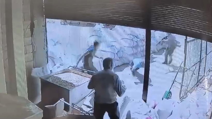 Fıstık işletmecisinin çalışanını öldürdüğü anlar kamerada