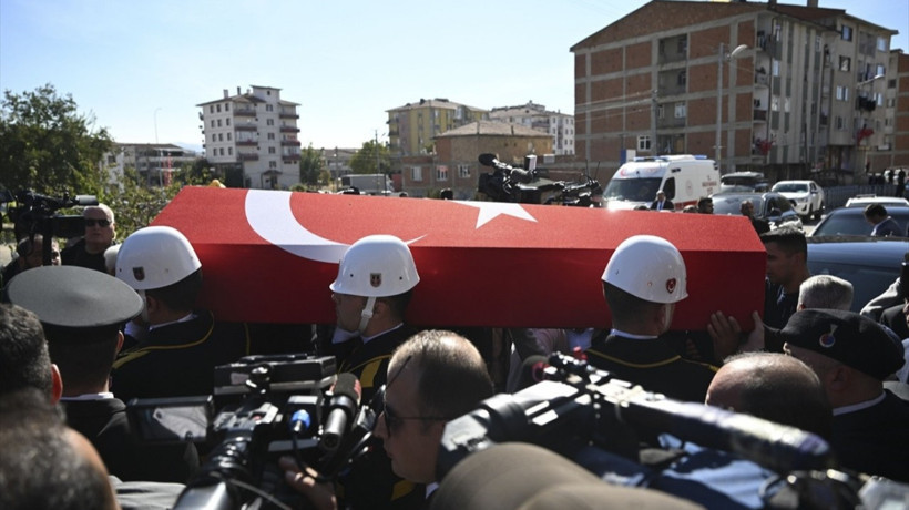 TUSAŞ'a yapılan terör saldırısında şehit olan 5 kişi son yolculuğuna uğurlandı