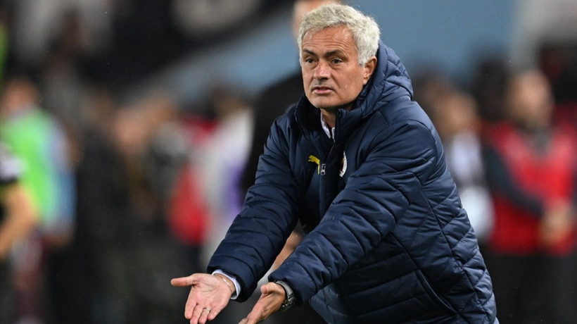 Mourinho'dan hakeme sert çıkış: "Onu bir daha maçımızda istemiyoruz"