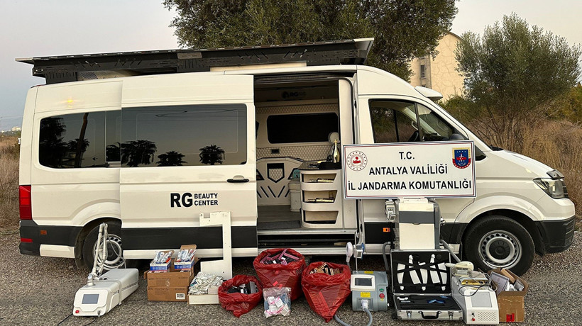 VIP minibüste sahte doktorla seyyar botoks!