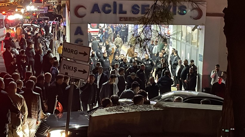 Bakan Kacır'ın konvoyunda kaza: Ölü ve yaralılar var