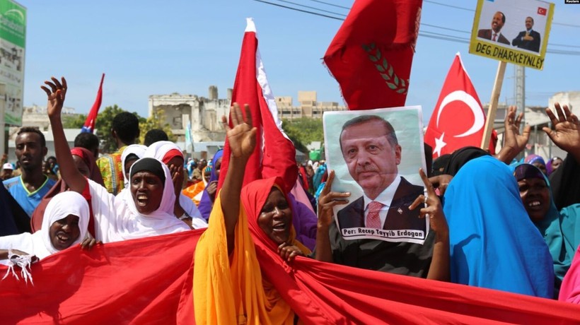 Yunan medyası: "Afrika'da Fransa kaybetti, Türkiye kazandı"