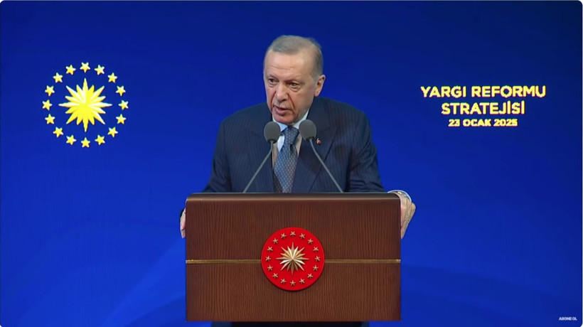 Erdoğan'dan CHP'ye: Yargıya kimse parmak sallayamaz