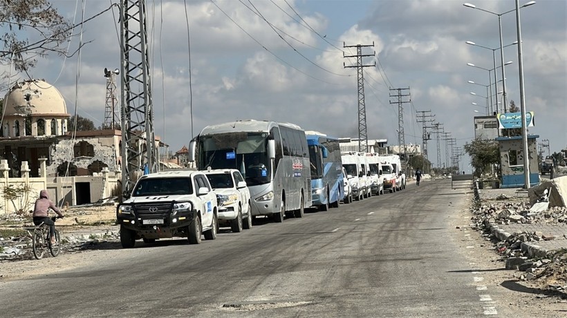 Sekiz ay sonra bir ilk: Gazze'yi dünyaya bağlayan Refah Sınır Kapısı açıldı