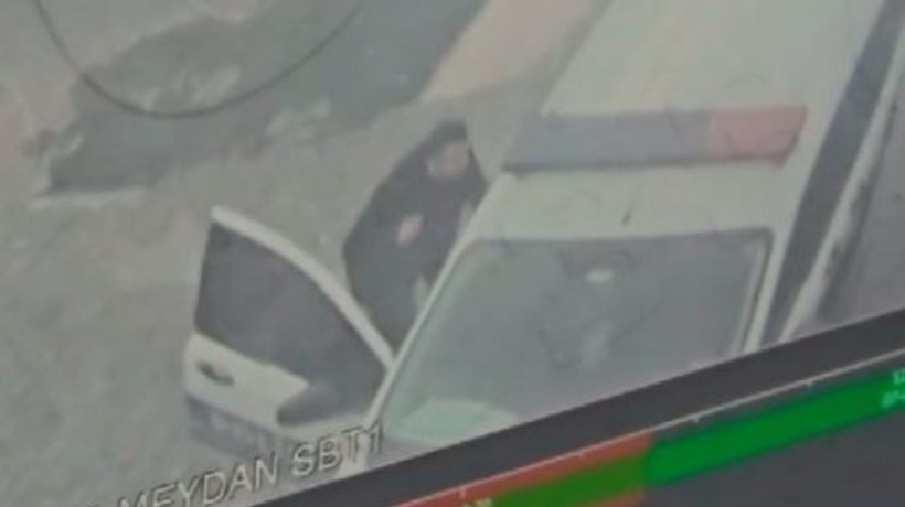 Bağcılar’da devriye aracına bıçaklı saldırı: 2 polis yaralandı