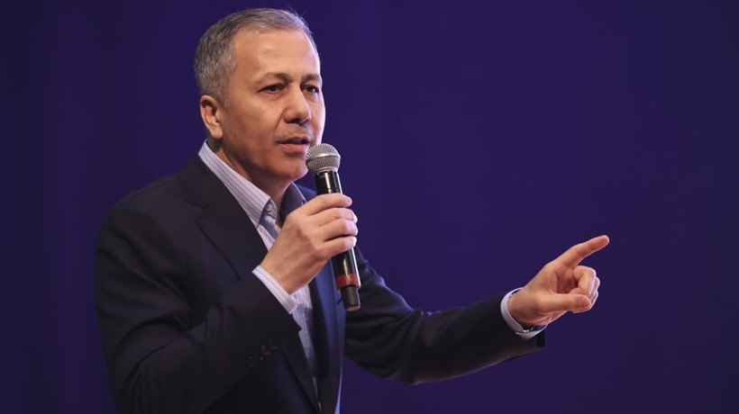 İçişleri Bakanı Ali Yerlikaya: "Tüm valilere talimat verdim. Belediyeler bu hayvanları toplayacak"