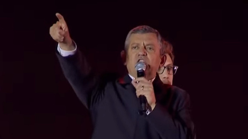 Özgür Özel, Saraçhane'de açıklamalarda bulundu: "Türkiye'nin gelecek Cumhurbaşkanına sahip çıkmaya çağırıyorum"