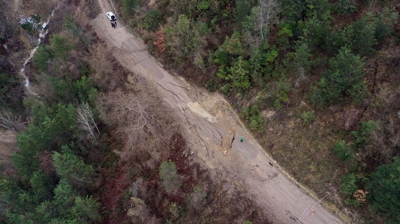 Kastamonu'da köy yolu çöktü