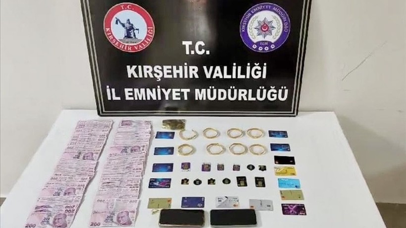 Kırşehir'de Kuyumculara Sahte Altın Satan Çete Yakalandı