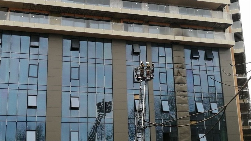 Sarıyer'deki otel inşaatında yangın kontrol altına alındı