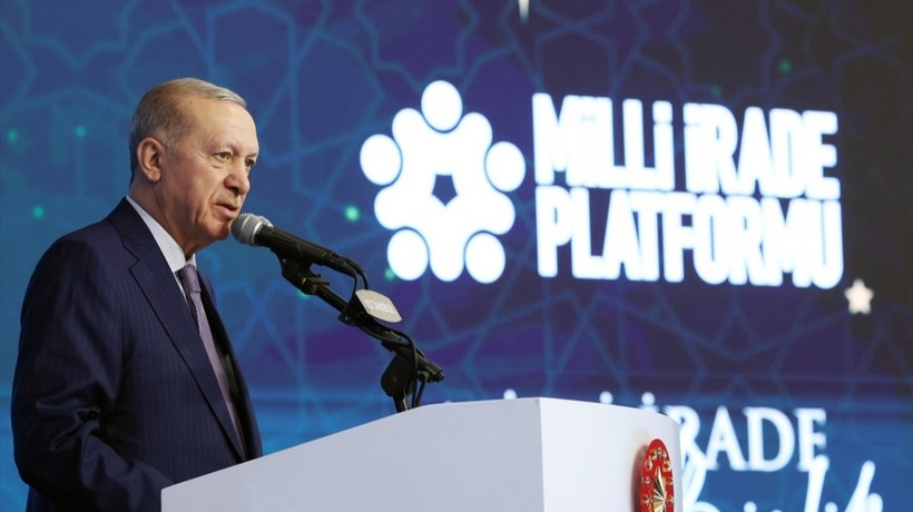 Cumhurbaşkanı Erdoğan'dan Özgür Özel'in röportajına tepki: "Batıya yalvaracak kadar..."