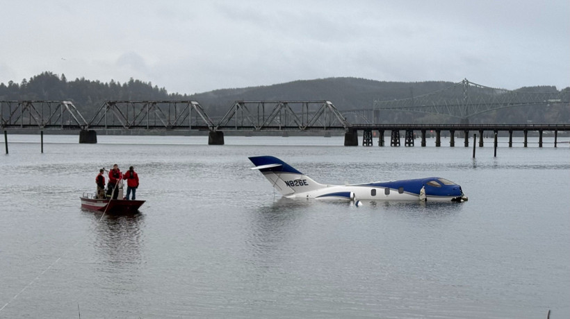 ABD'de pistten kayan küçük uçak suya düştü: 5 yaralı