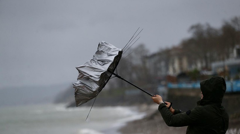 Meteoroloji'den 10 ile sarı kodlu alarm! Fırtına, kar, sağanak ve toz taşınımı uyarısı