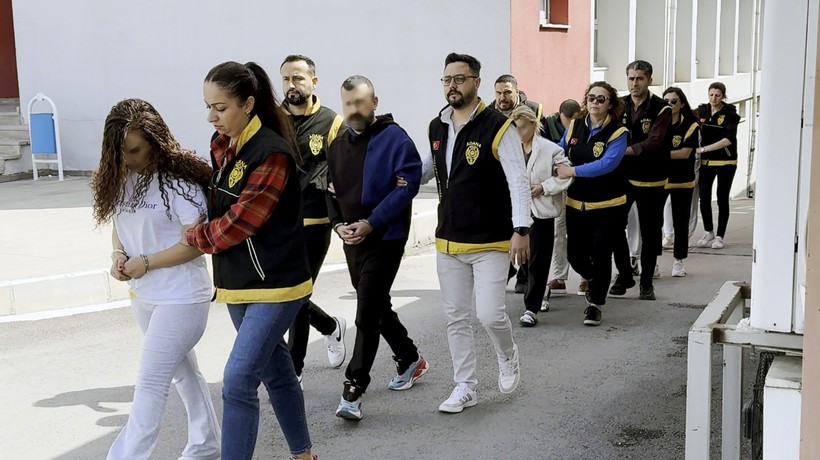 Adana'da fuhuş şebekesine operasyon: 63 milyonluk mal varlığına el kondu