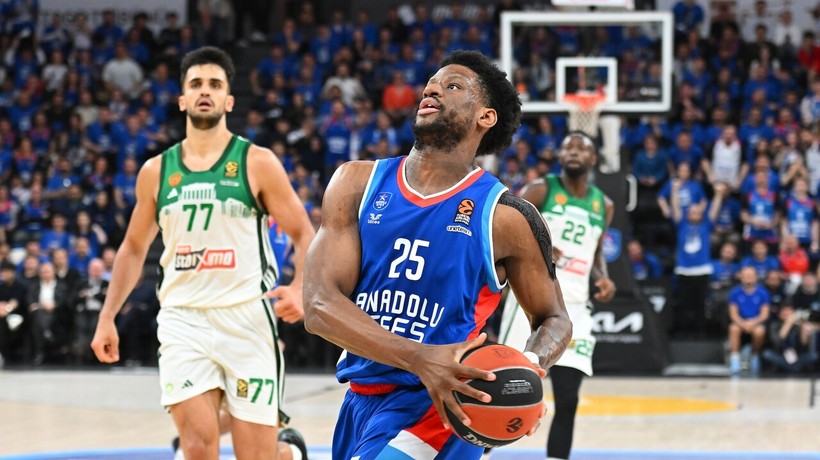 Anadolu Efes evinde Panathinaikos'u devirdi, Euroleague play-off serisini eşitledi