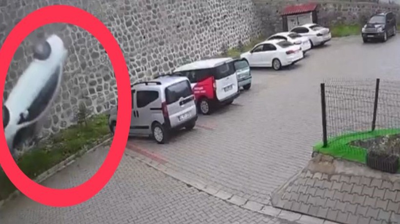 Ordu'da istinat duvarından site bahçesine düşen otomobilin sürücüsü öldü