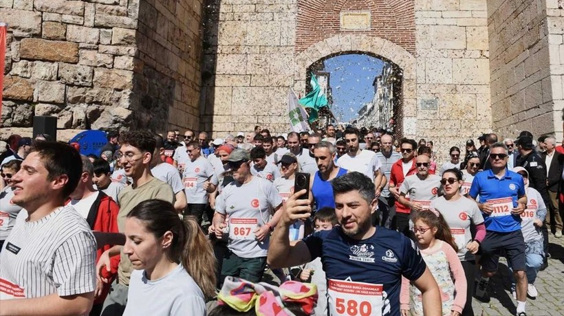17. Uluslararası Tarihi Kent Koşusu Bursa'da yapıldı