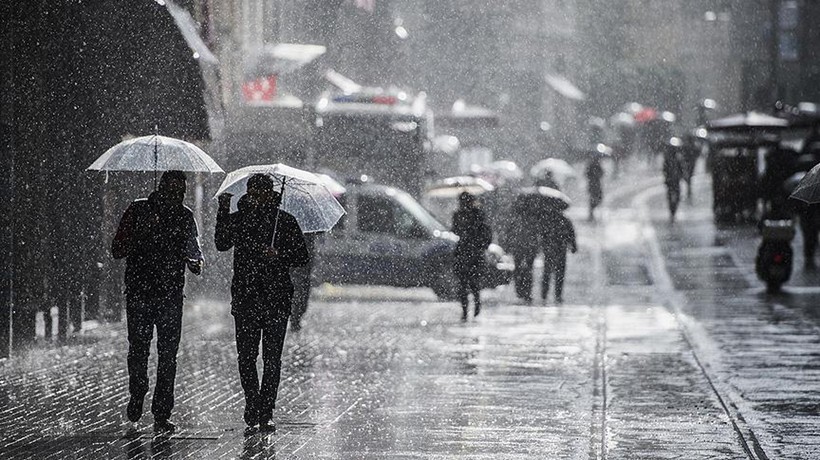 Meteoroloji uyardı: Başta İstanbul olmak üzere... Güneşli havalar gidiyor sağanak yağmur geliyor!