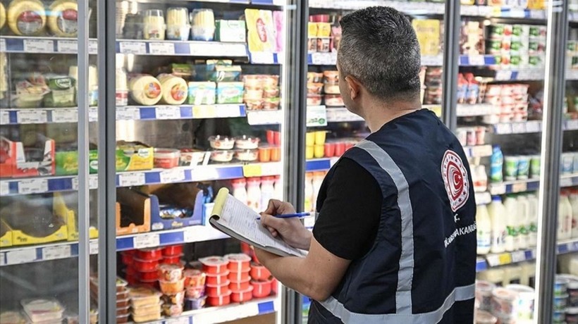 Bakanlık fiyat oyuncularına geçit vermedi: 5 zincir markete 231 milyon TL ceza!