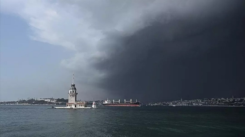 Hafta sonu için plan yapanlar dikkat! AKOM'dan İstanbul için fırtına ve yağmur uyarısı