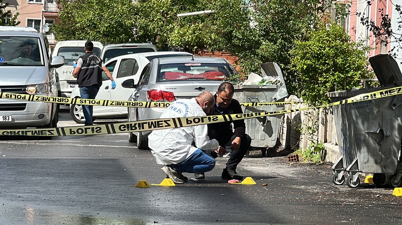 Komşusu iki kardeşi vurdu, yakınları tarafından darbedildi