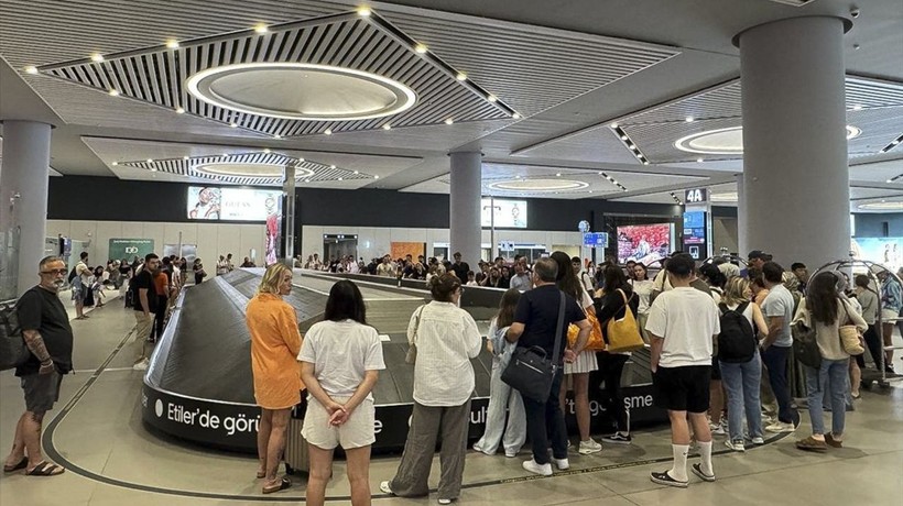İstanbul havalimanlarında Kurban Bayramı dönüş yoğunluğu