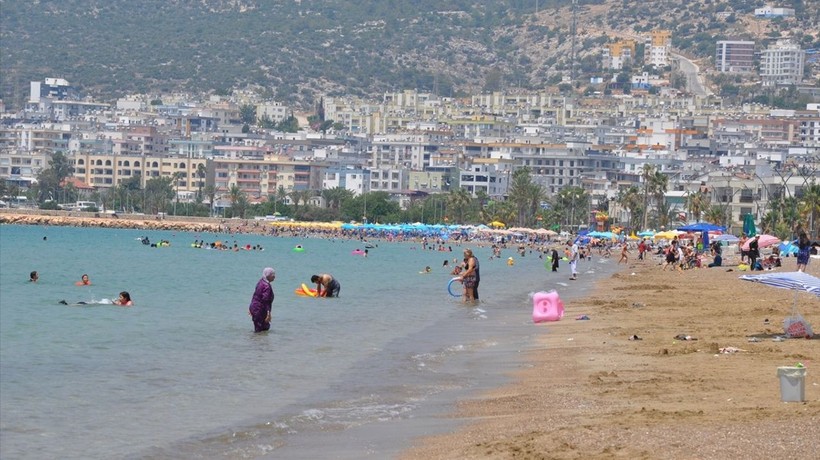 Mersin sahillerinde Kurban Bayramı son gün hareketliliği
