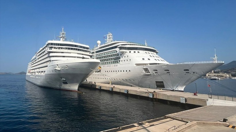 Bodrum'a iki kruvaziyerle 2,935 yolcu geldi