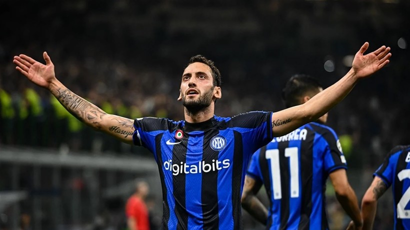 Galatasaray Hakan Çalhanoğlu için resmi teklif yaptı