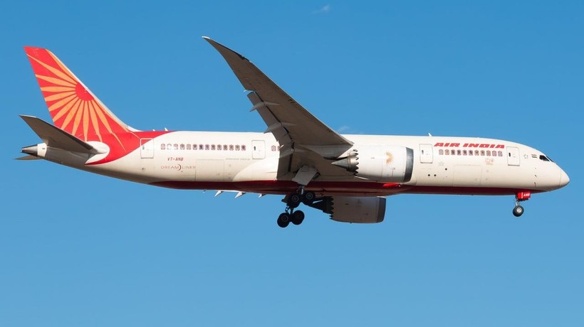 Hindistan'da yaşanan uçak faciasının ardından Boeing hisseleri sert çakıldı