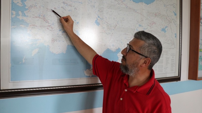 Simav’da deprem fırtınası: 1,5 ayda 1250 sarsıntı!