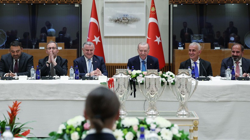 Cumhurbaşkanı Erdoğan, Süper Lig'e yükselen 3 kulübün heyetlerini kabul etti